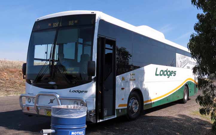 Lodge's Volvo B7R Volgren 19